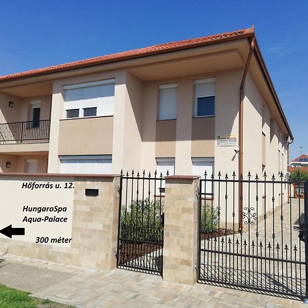 Imola Es Andrea Apartmanhaz 3 Hajdúszoboszló Exteriör bild