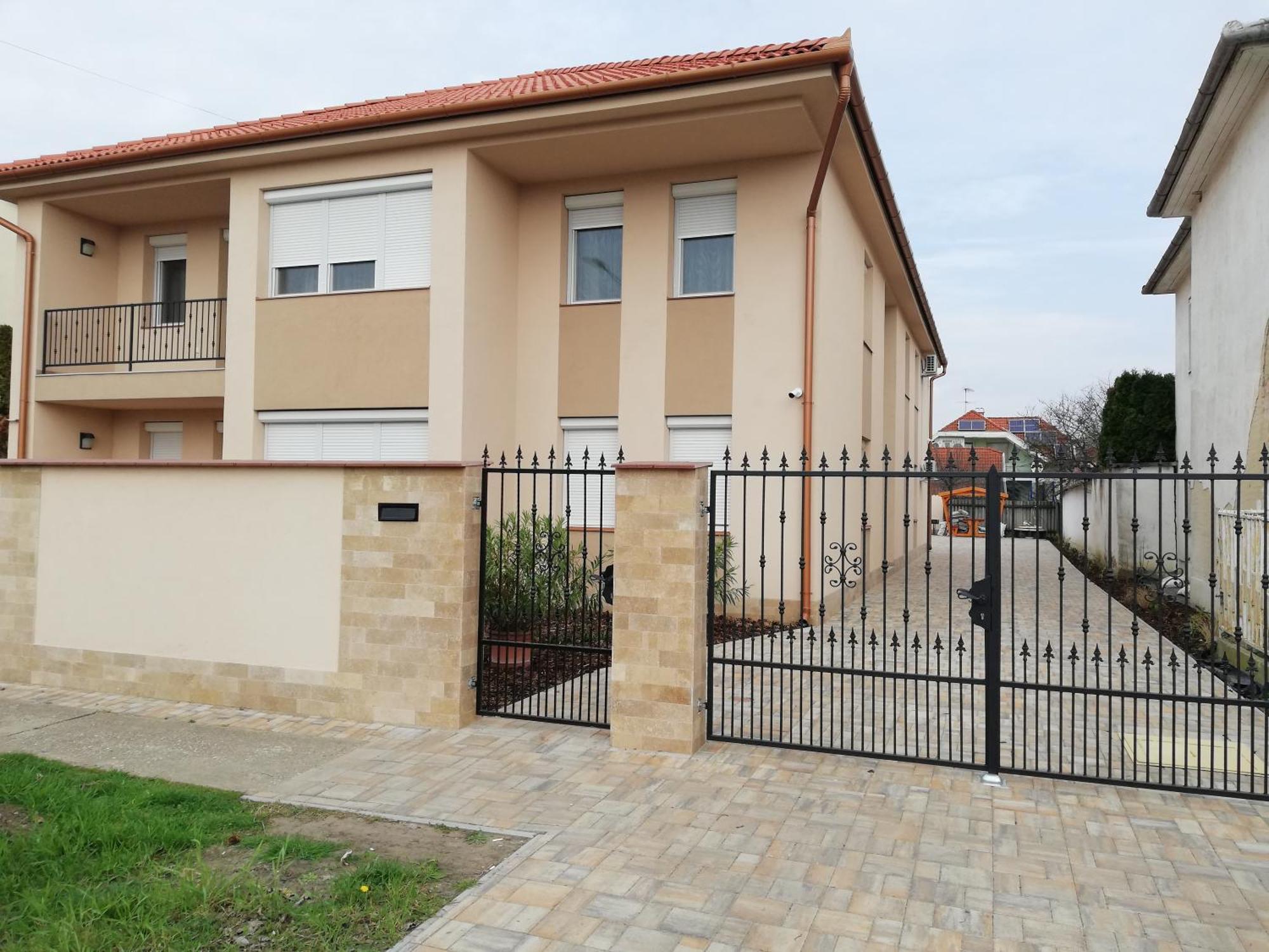 Imola Es Andrea Apartmanhaz 3 Hajdúszoboszló Exteriör bild