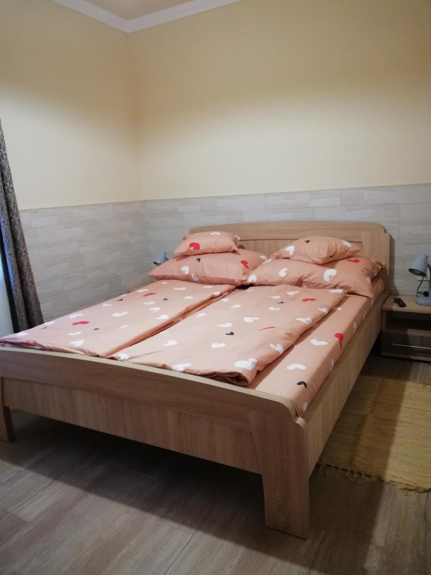 Imola Es Andrea Apartmanhaz 3 Hajdúszoboszló Exteriör bild