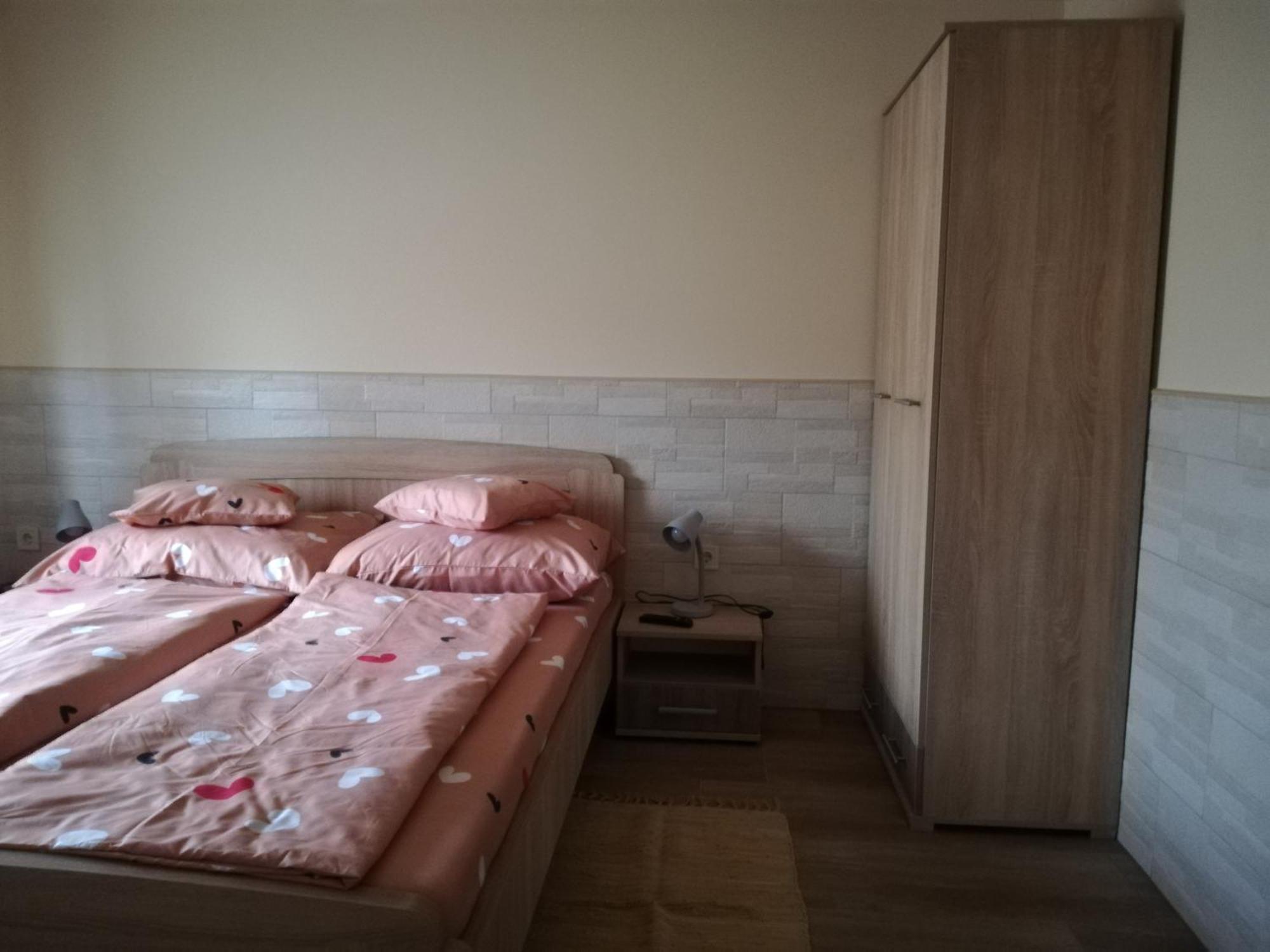 Imola Es Andrea Apartmanhaz 3 Hajdúszoboszló Exteriör bild