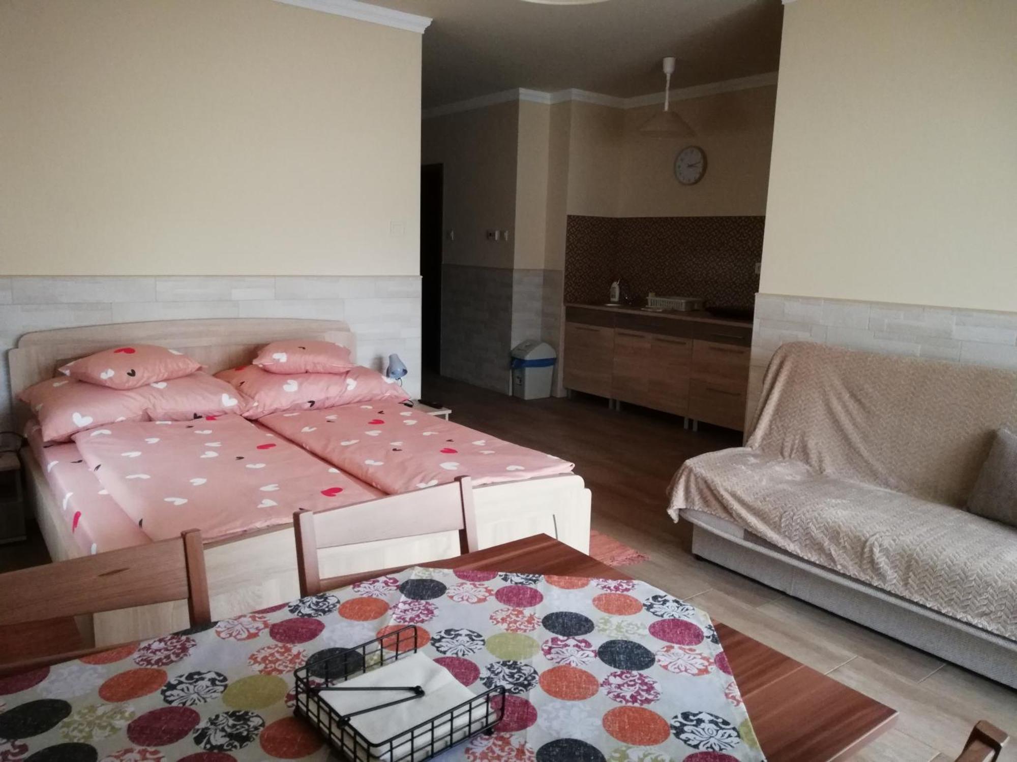 Imola Es Andrea Apartmanhaz 3 Hajdúszoboszló Exteriör bild